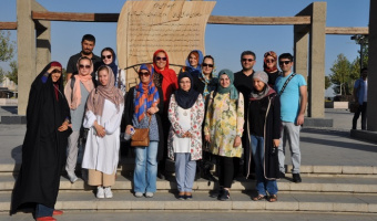 بازدید فارسی آموزان ترکیه و روسیه از دریاچه شهداری خلیج فارس